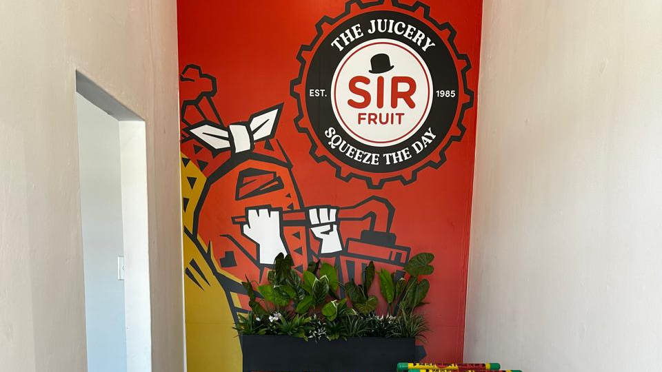 BATELEUR PROJECTS_SIR FRUIT GQEBERHA_POINT OF SALE_PEDERSEN AND LENNARD COLLAB