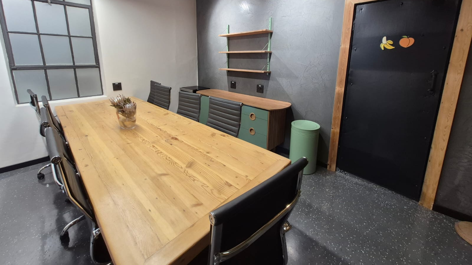 BATELEUR PROJECTS_SIR FRUIT WOODSTOCK_MEETING ROOM_PEDERSEN AND LENNARD